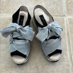 Chic Women's Black and Gray Espadrille Sandals